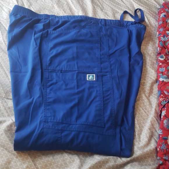 Scrub set - Picture 2 of 3